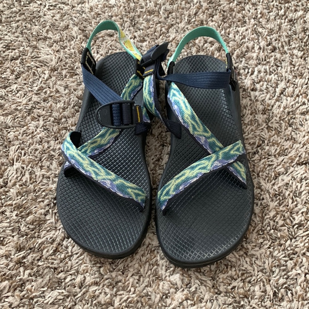 Like new womens chacos!